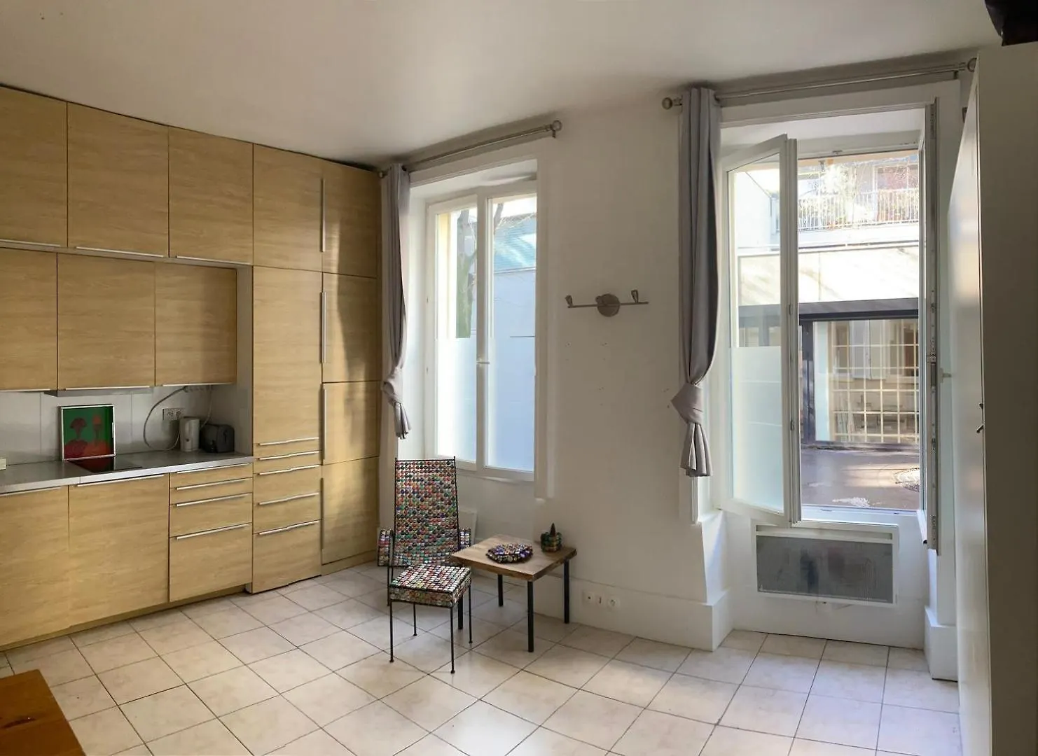Intimate Studio Near Republique Paris